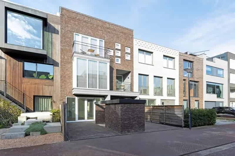 Luxe 4-Laagse Herenhuis Haagweg-Noord 7 Kamers 2 Appartementen