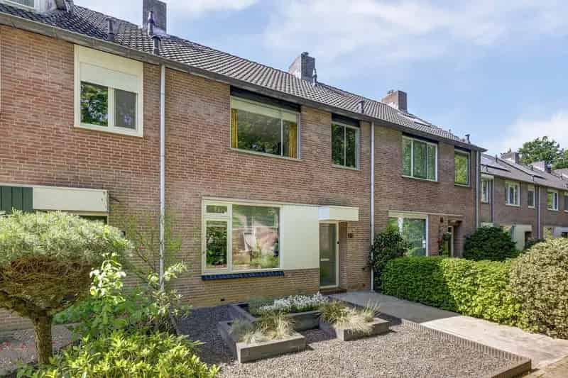 Moderne Tussenwoning Wijchen 4 Slaapkamers Luxe Keuken Carport