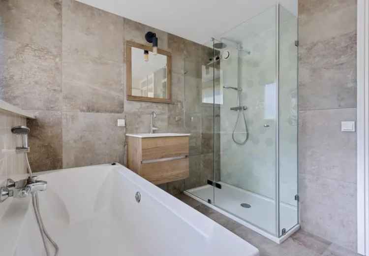 Ruime Tussenwoning Franeker 129m² 3 slaapkamers Luxe Badkamer