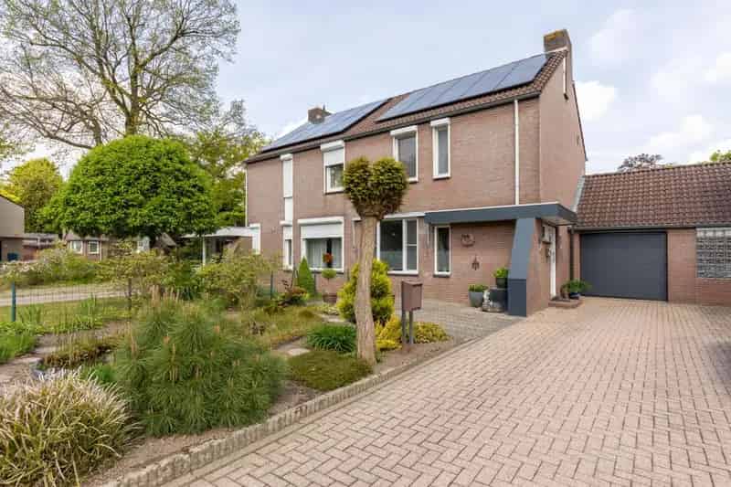 Ruime Tweekapper nabij Kasteel Hoensbroek