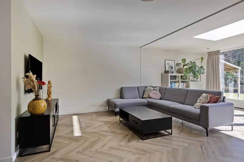 Ruime 5 Slaapkamer Woning met Garage in Reeshof