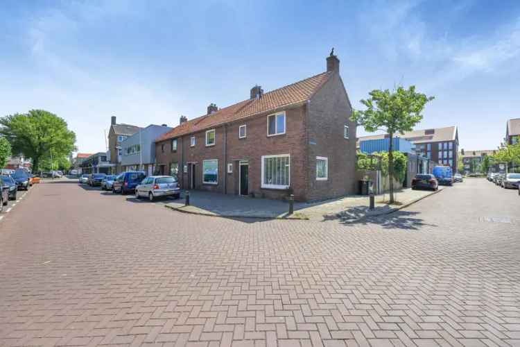Gerenoveerde Eindwoning IJmuiden 3 Slaapkamers Zonnige Tuin