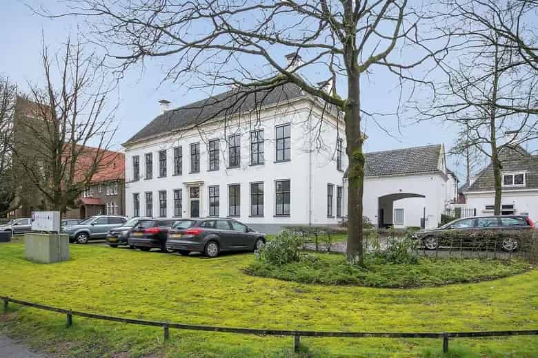 310 m2 Kantoorruimte te Huur Assen Paleizenbuurt