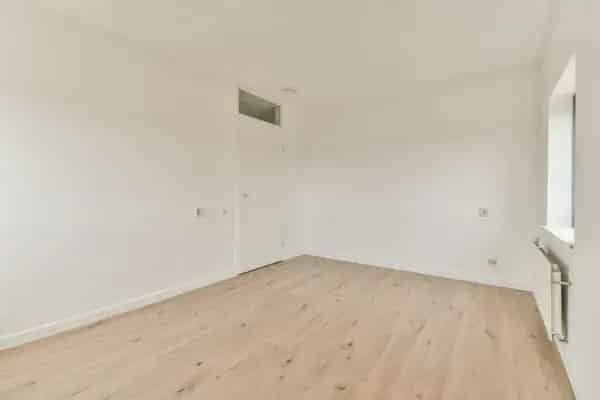 Modern Appartement Hoogvliet 3 Ruime Kamers