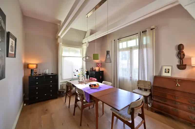 Huis te koop Hilversum: 2 slaapkamers, tuin, dakterras