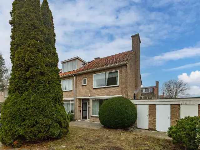 Ruime 5 Kamer Eindwoning te koop Den Haag