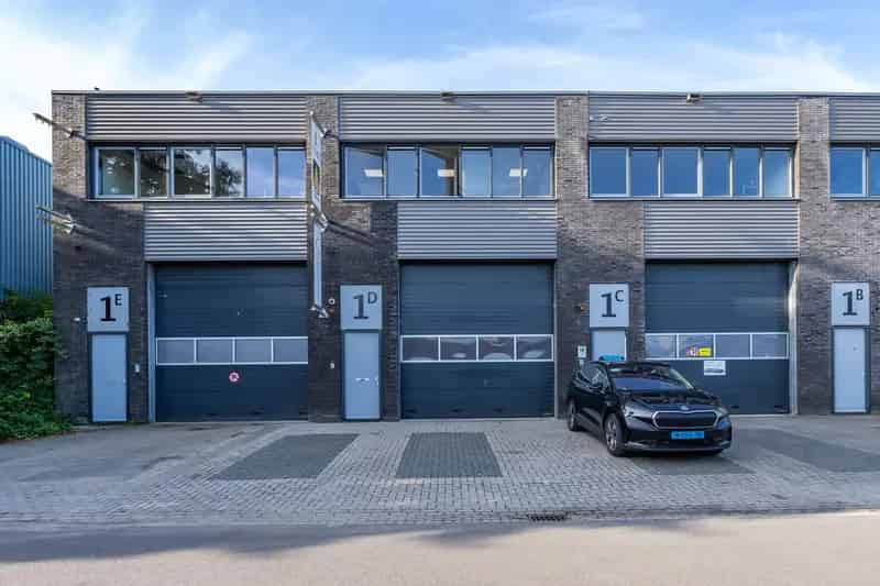 Bedrijfsunit Heerhugowaard 268m² Kantoor Opslag Zonnepanelen