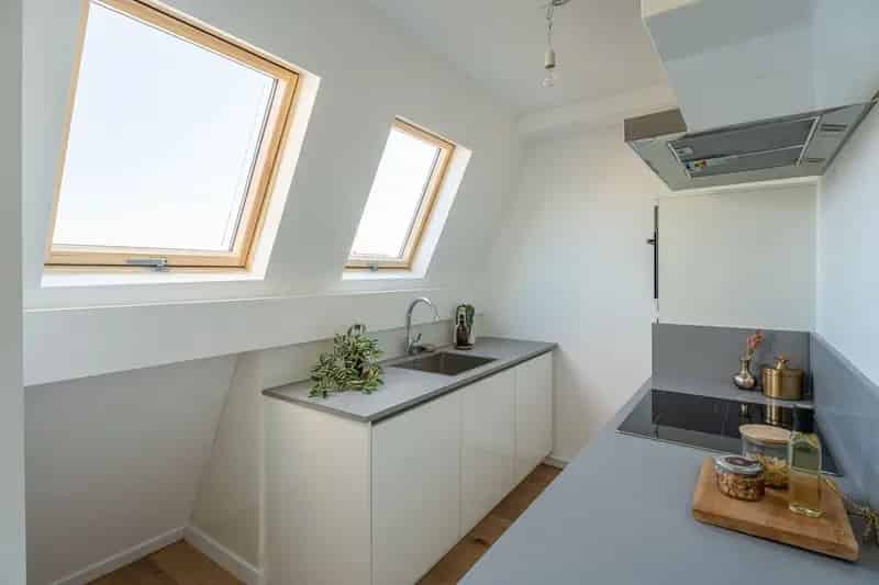 Appartement te Koop Leiden: Instapklaar gerenoveerd appartement met dakterras