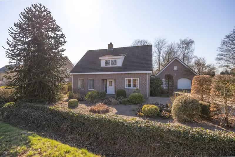 Ruime gezinswoning te Etten-Leur met slaapkamer en badkamer beneden