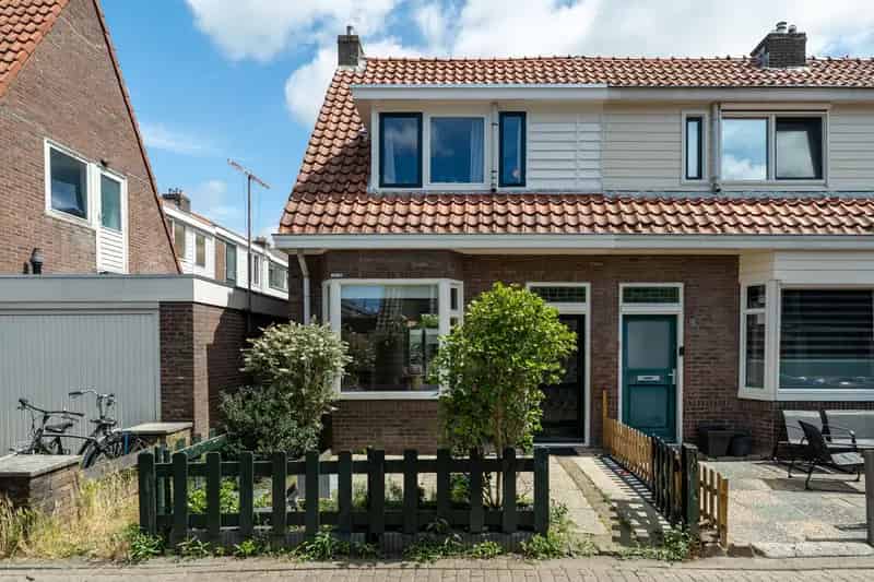 Ruime Hoekwoning Nabij Leeuwarden Centrum