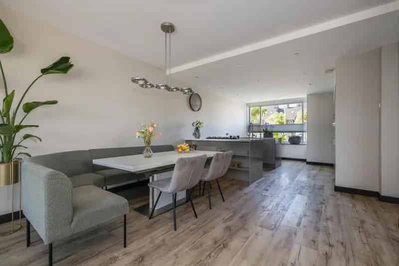 Luxe 2-onder-1-kapwoning 170m2 4 slaapkamers  2 parkeerplaatsen