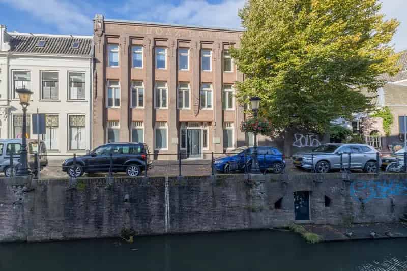 Kantoorpand te huur Utrecht 20 ruimtes Amsterdamse School