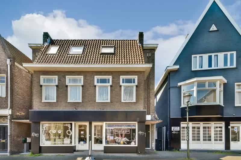 Appartement te koop Zaandam: 3 slaapkamers, ruim dakterras