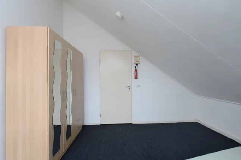Kamer te huur Groningen: Ruime kamer voor scholier/studente
