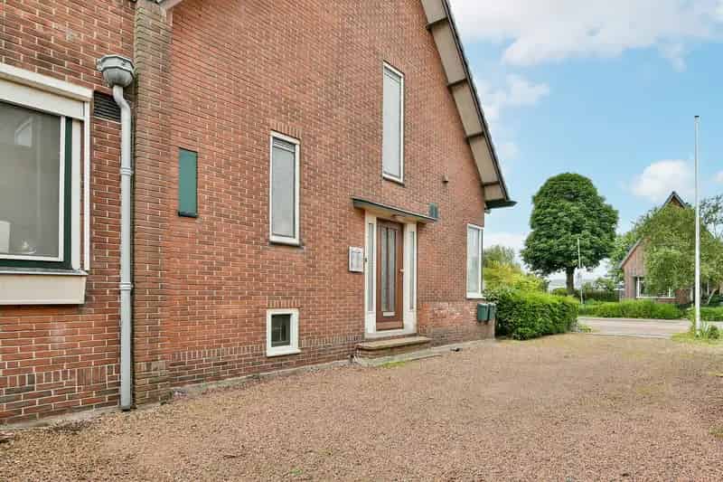 Tweekapper Aalsmeer 4 slaapkamers grote garage dakterras