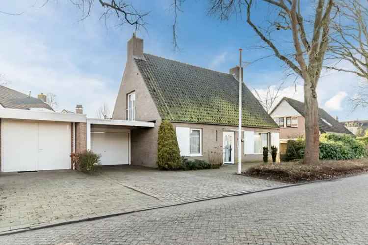 Huis te koop Oosterhout: Ruime vrijstaande woning met garage en levensloopbestendig