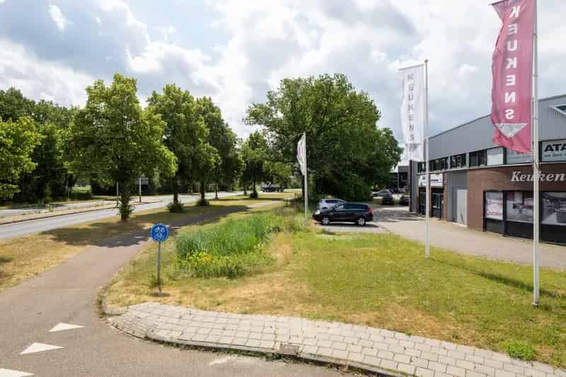 Bedrijfshal te Koop Almelo 260m2 Opslag Lichte Productie