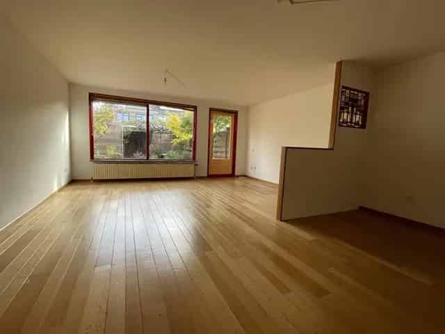 Hoekwoning Almere Filmwijk 5 Kamers 135m2