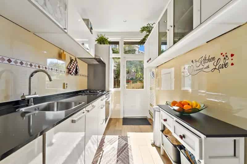 Appartement te koop Den Haag: 3 slaapkamers, tuin, nabij winkels