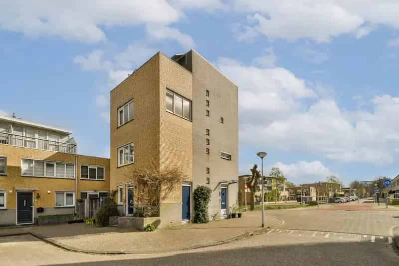 Huis te koop Nieuw Sloten 5 slaapkamers 2 badkamers