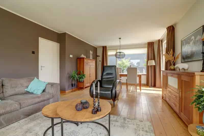 Vrijstaande woning Maasdijk: Ruime tuin, 3 slaapkamers, moderne keuken