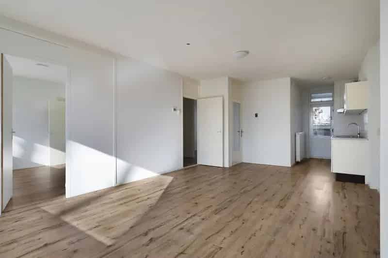 4-Kamerappartement Rotterdam Lombardijen: Ruim 3 Slaapkamers 2 Balkons