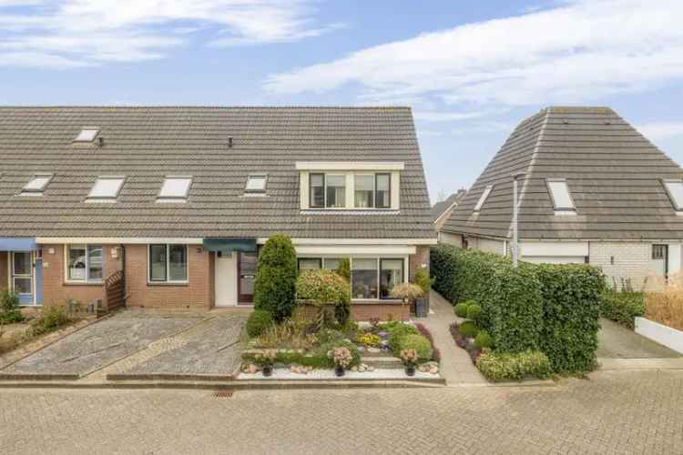 Huis Te Koop , 52, Narcissenpad, Stellendam, Zuid-Holland