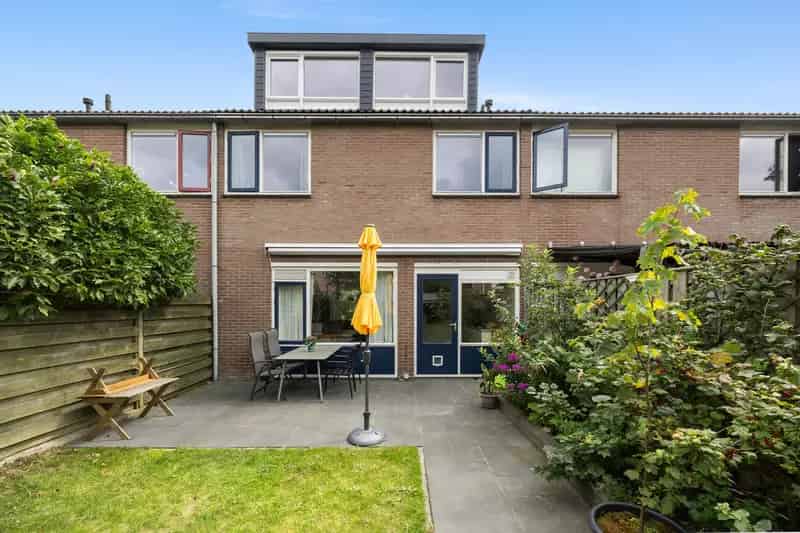 Ruime Tussenwoning Nijmegen 3 slaapkamers Moderne Badkamer Tuin Laadpaal