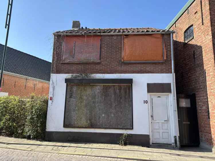 Kluswoning Sint-Maartensdijk: Vrijstaand huis te renoveren