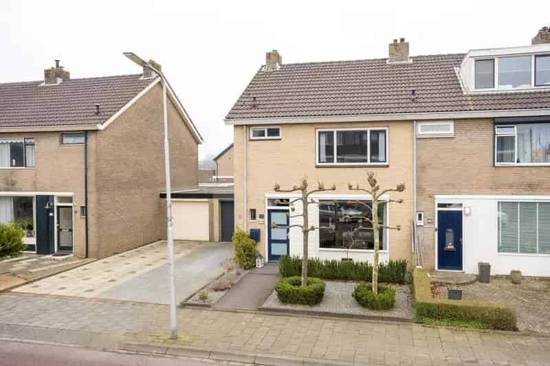 Huis te koop Bleiswijk 4 slaapkamers garage tuin