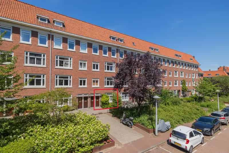 Appartement te koop Amsterdam West: Grote tuin en moderniseringspotentie