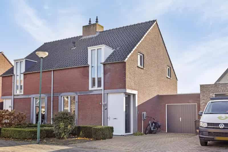 2-onder-1 kapwoning Alphen Instapklaar 3 slaapkamers Zuidtuin