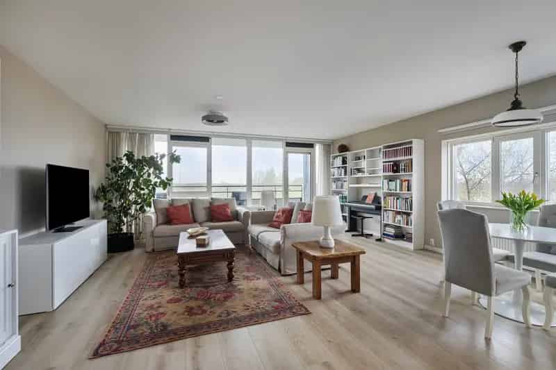 3-kamer appartement Weidevenne Ruim balkon Uitzicht water