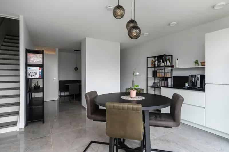 Ruim 5-Kamerappartement Den Haag 156m2 Tuin Parkeerplaats