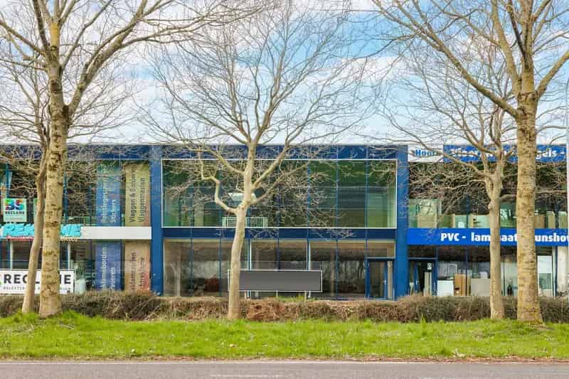 Bedrijfsruimte Lelystad te Koop: Showroom 674m²  + 11 Parkeren