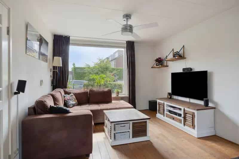 Hoekwoning te koop Scherpenzeel  Garage Veranda Zonnepanelen