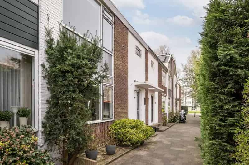 4 Kamer Eengezinswoning 99m2 Ruime Tuin Zuid