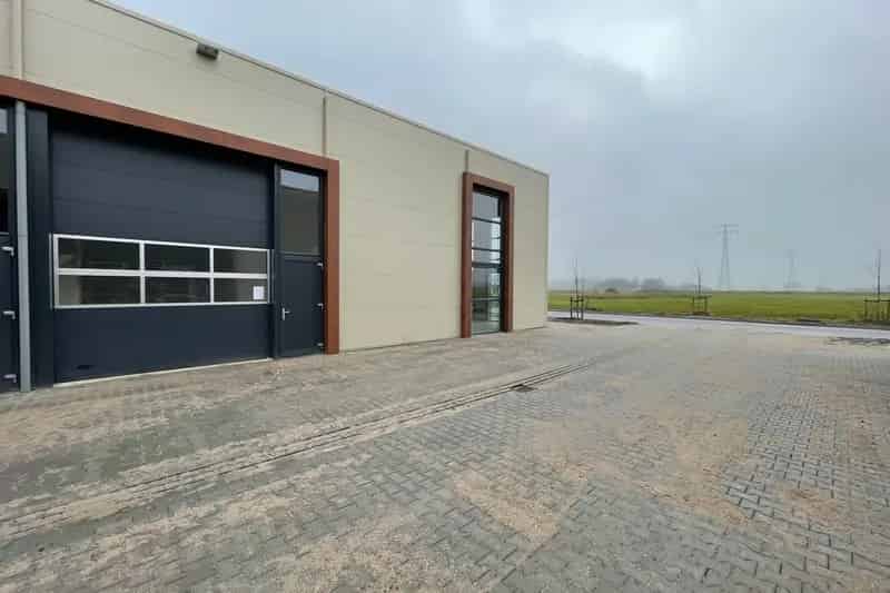 Bedrijfshal Dokkum 150m² te huur -  Moderne unit met parkeren