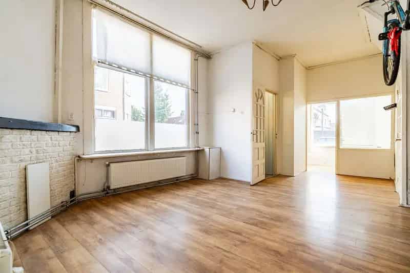 3 Kamer Benedenwoning Leiden  Te Renoveren