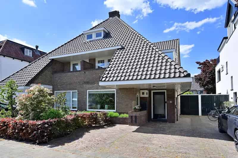 Huis te koop Hilversum Zuid 4 slaapkamers tuin garage