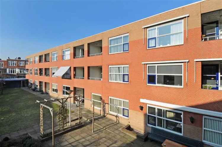 Ruim 3-kamer 55+ Appartement Voorburg Loggia Berging