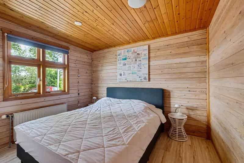 Recreatiechalet Kerkuil Ermerstrand  Ruime blokhut met 2 slaapkamers
