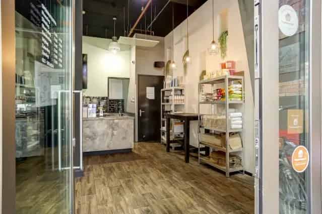 Happy Poke Hoofddorp: Moderne Fastfoodzaak te Koop