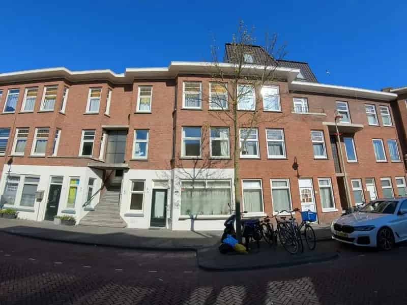 Startersappartement Laakkwartier 60m2 gerenoveerd balkon