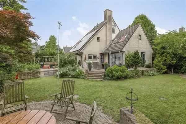 Vrijstaande woning Almere Hout 5 slaapkamers grote tuin energielabel B