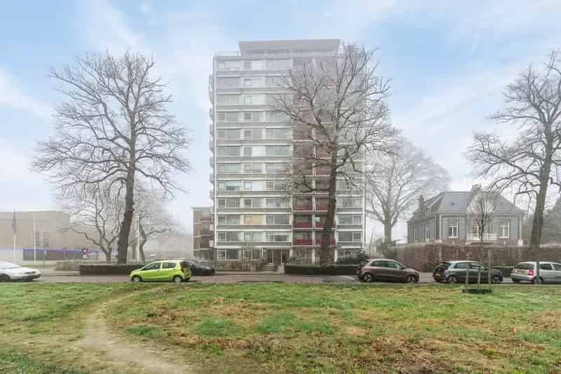 Penthouse Velp Station: Uitzicht, Ruimte & Luxe