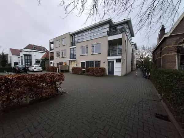 Herenweg 101: 2 Gemeubileerde Appartementen Heemstede