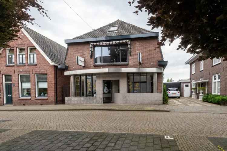 Vrijstaand Woonhuis met Winkelruimte Goor