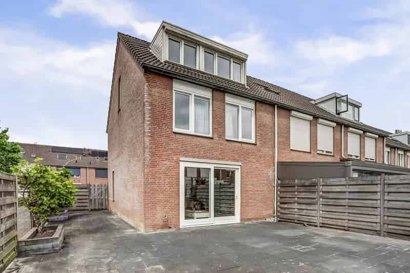 4 Kamer Hoekwoning Redenbuurt Ruime Tuin Dakkapel