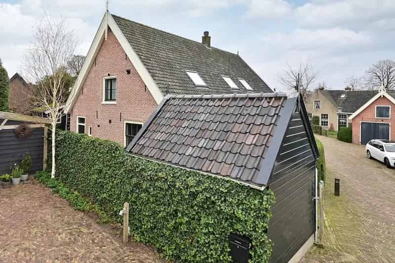 Monumentale woonboerderij Huizen: zonnige tuin, nieuwe kap, zonnepanelen